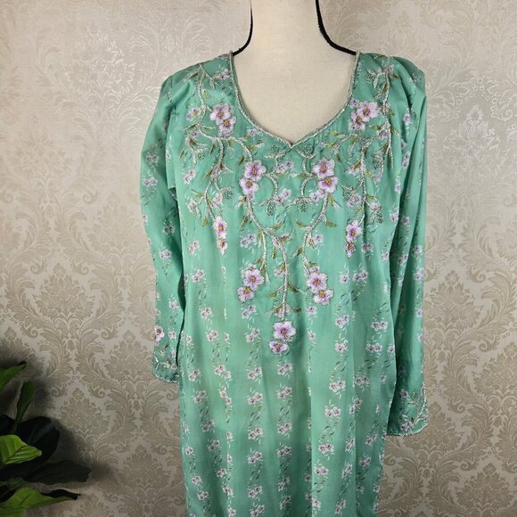 Handmade Light Green Floral Caftan Embroidered Beaded Detail Front Sleeves - Picture 2 of 15